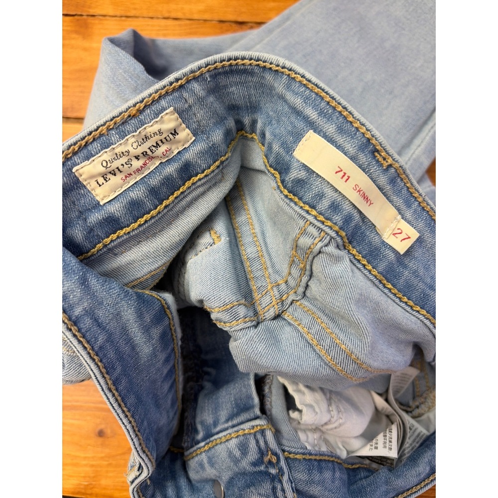Levis Premium 711 Skinny Jeans‎ Womens 27x32 Light Blue Distressed Denim Pants - Picture 5 of 11